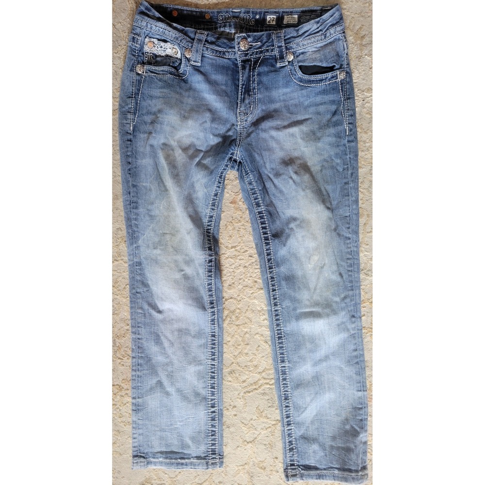 Miss Me Curvy Crop Jeans 27 Medium Wash Lace Rhinestone‎ Embellished Mid Rise